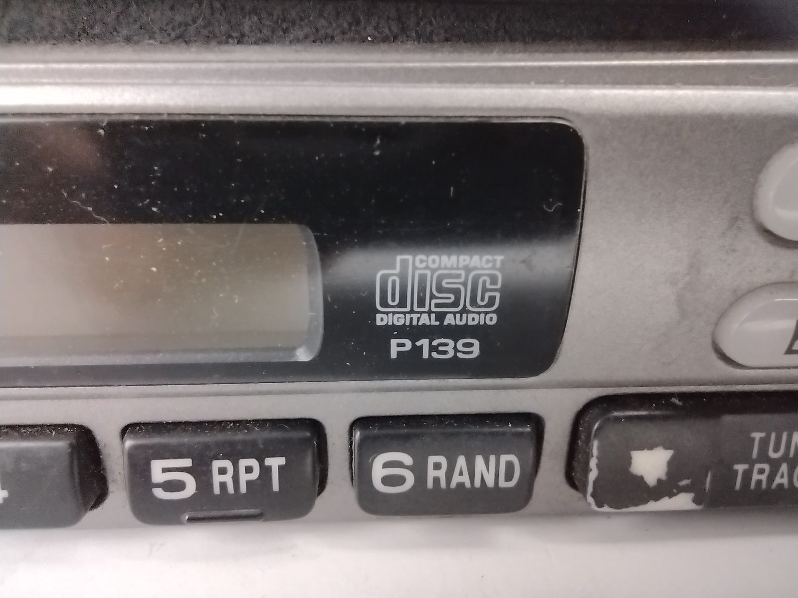 Pre-Owned Subaru Forester AM FM CD Radio Receiver H308