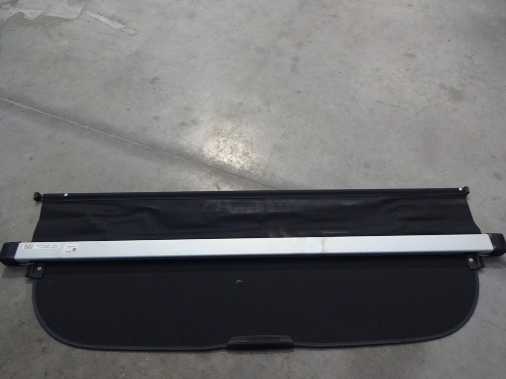 Black Retractable Cargo Cover H447600