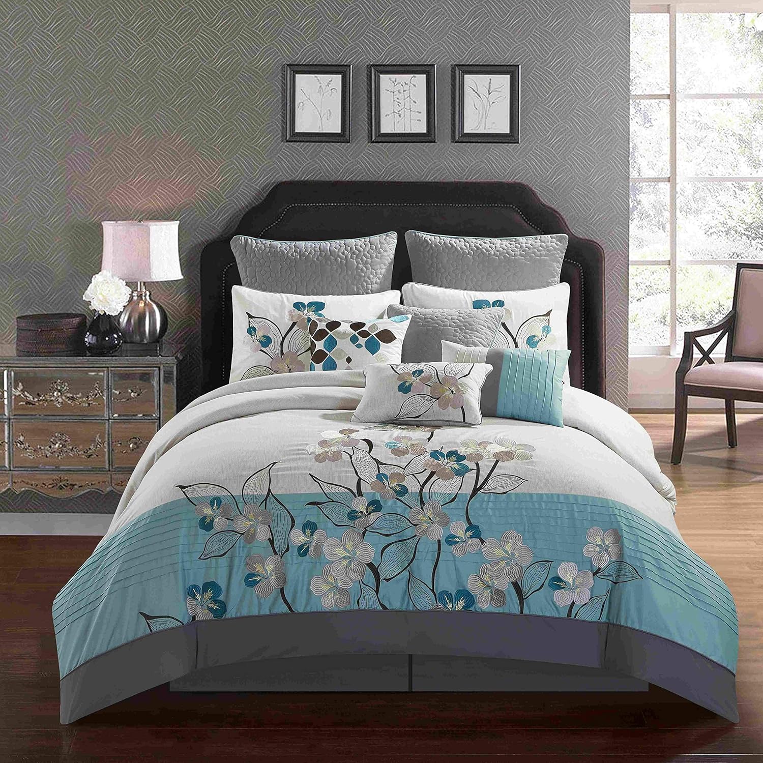 4 Piece Curtain Set with Attached Sheer Backing D613