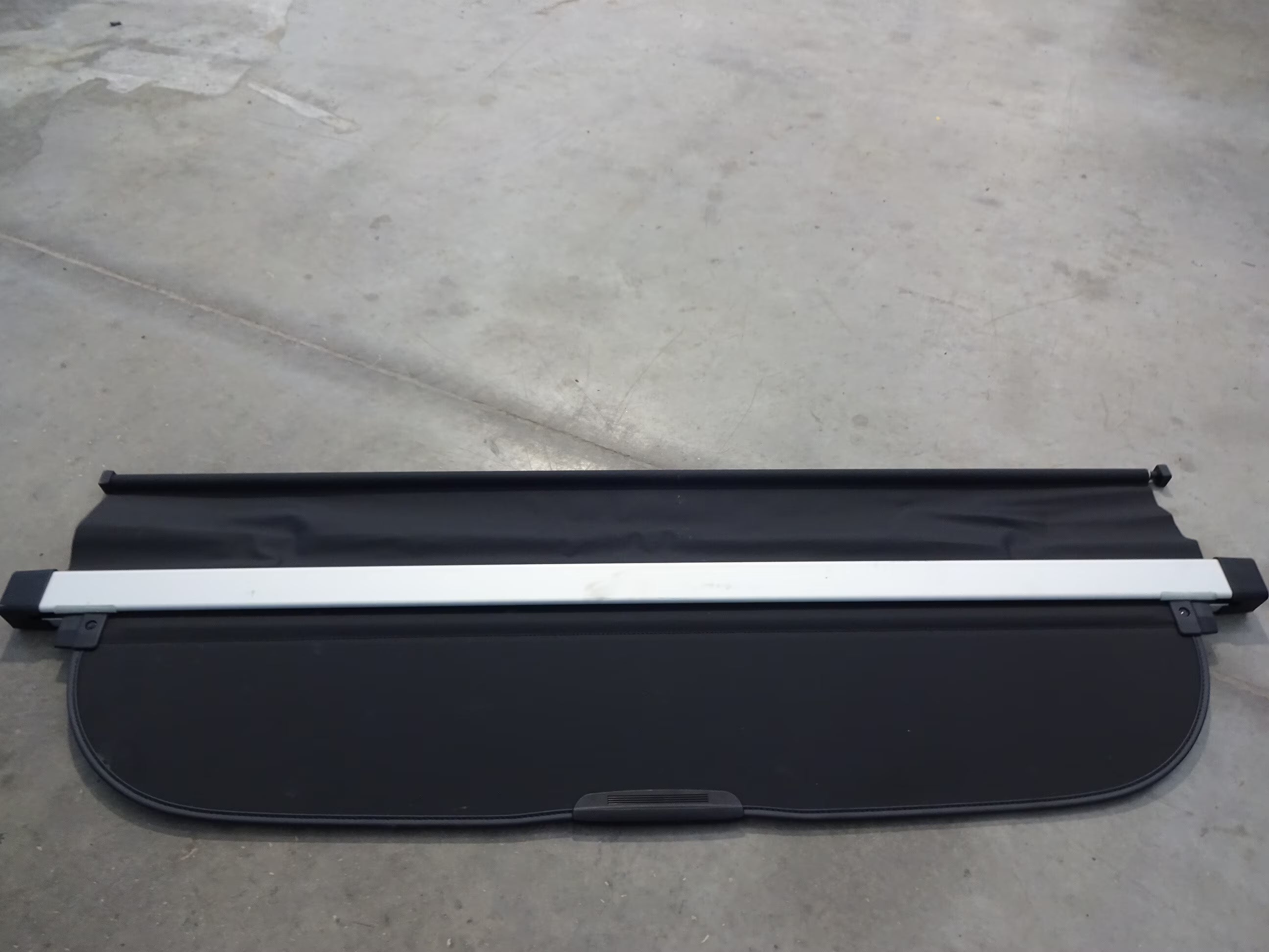 Black Retractable Cargo Cover H447600