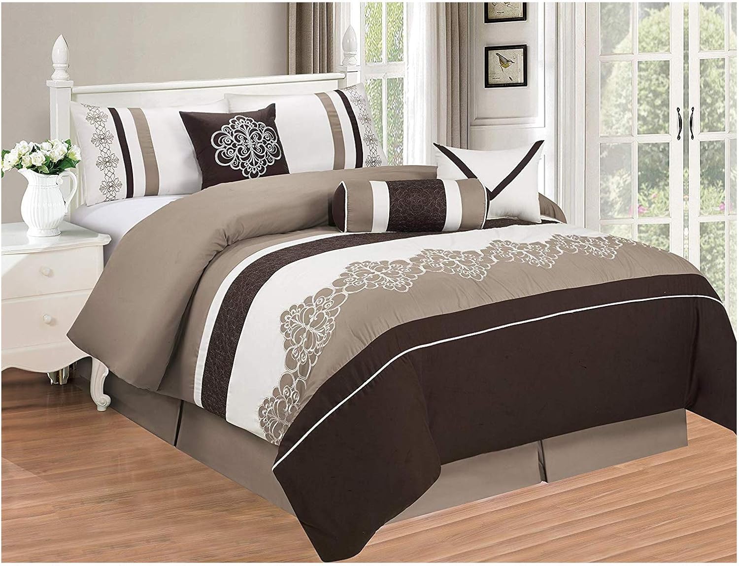 4 Piece Curtain Set with Attached Sheer Backing D613