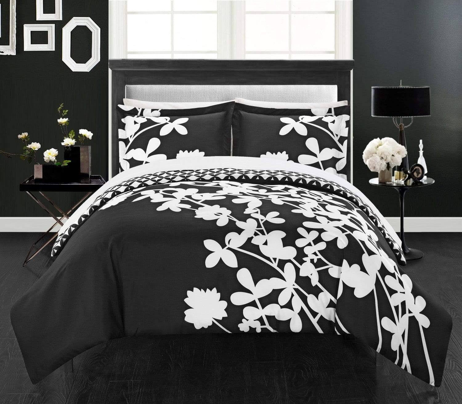 7-Piece Reversible Duvet Cover Set, Black, Queen A117